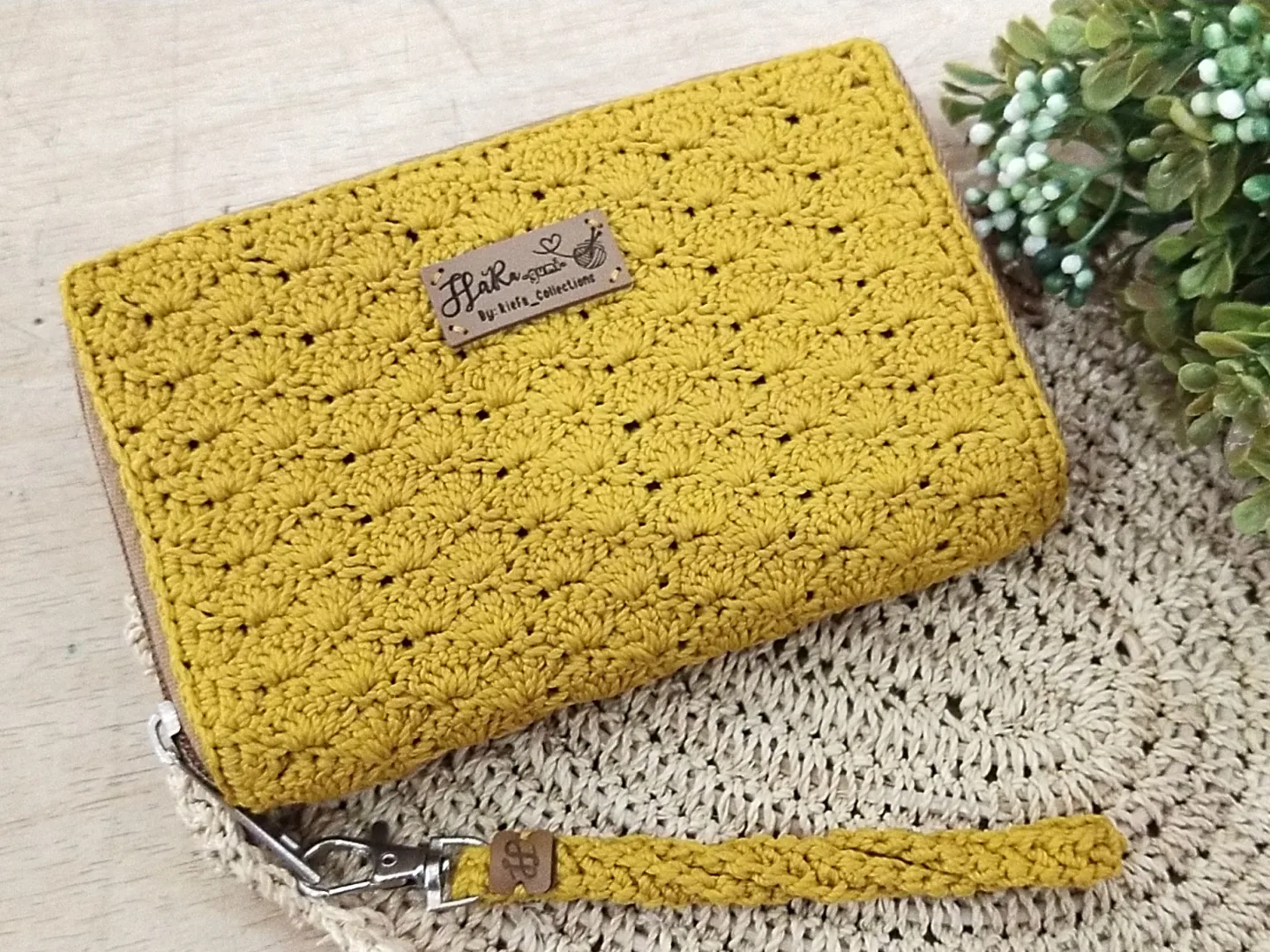 Dompet Rajut Kuning