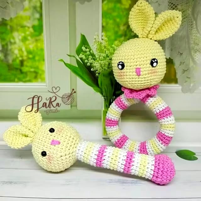 Ring & Rattle Stick Rajut Biru